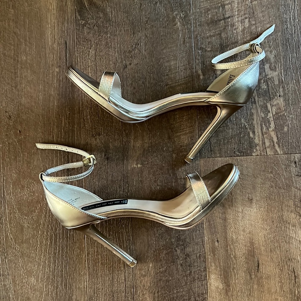 Steve Madden Rykie Sandal Open Toe Ankle Strap Matte Gold